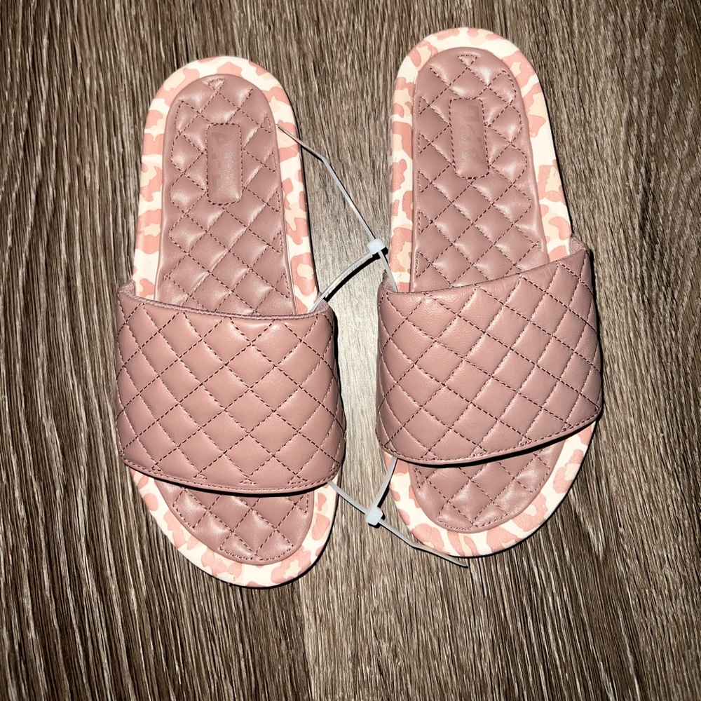 APL slides BRAND NEW!! Women's Lusso Slide Beachwood / Leopard Size 6.5